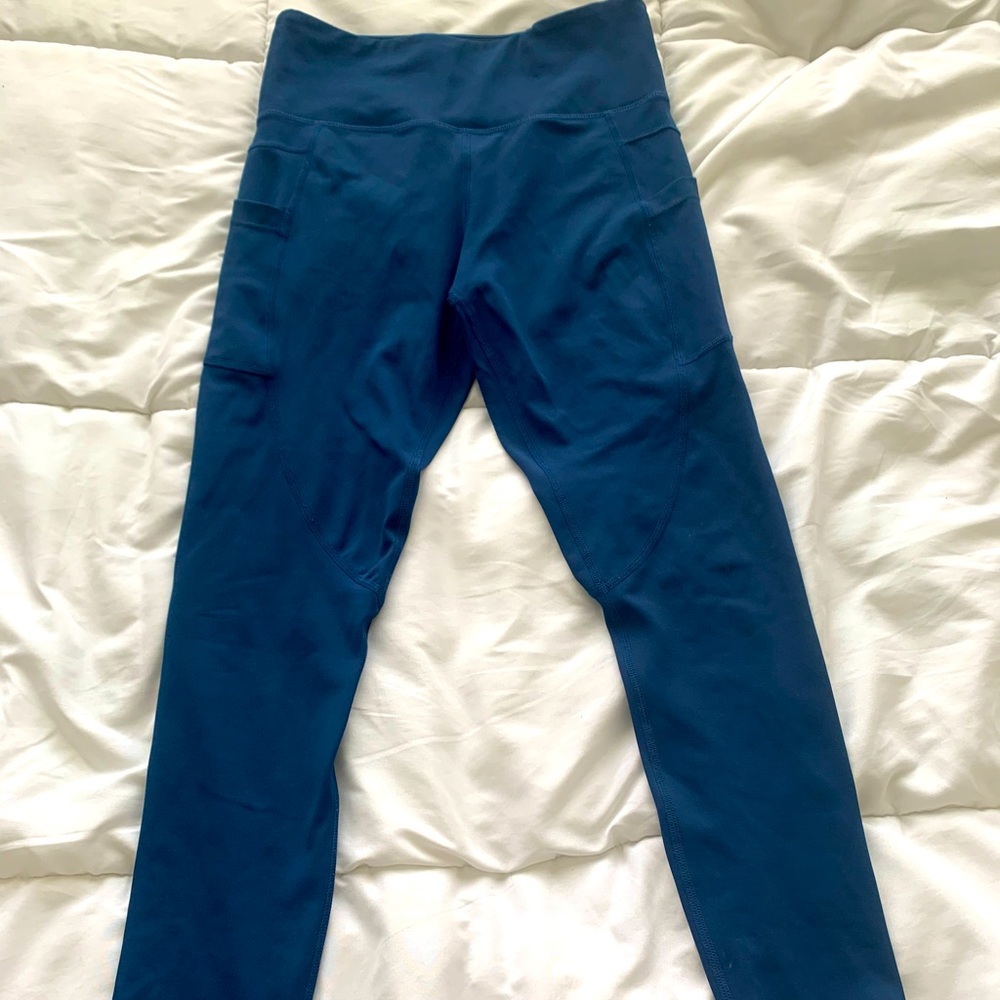 Navy hi rise pocket light n tight leggings